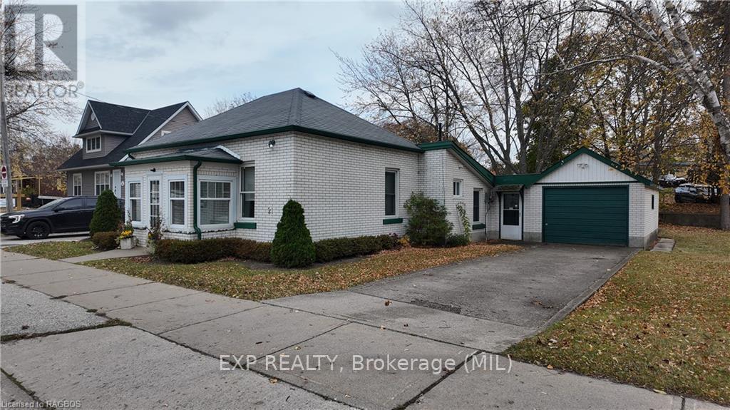21 Grosvenor St N, Saugeen Shores, Ontario  N0H 2L0 - Photo 3 - X11880016