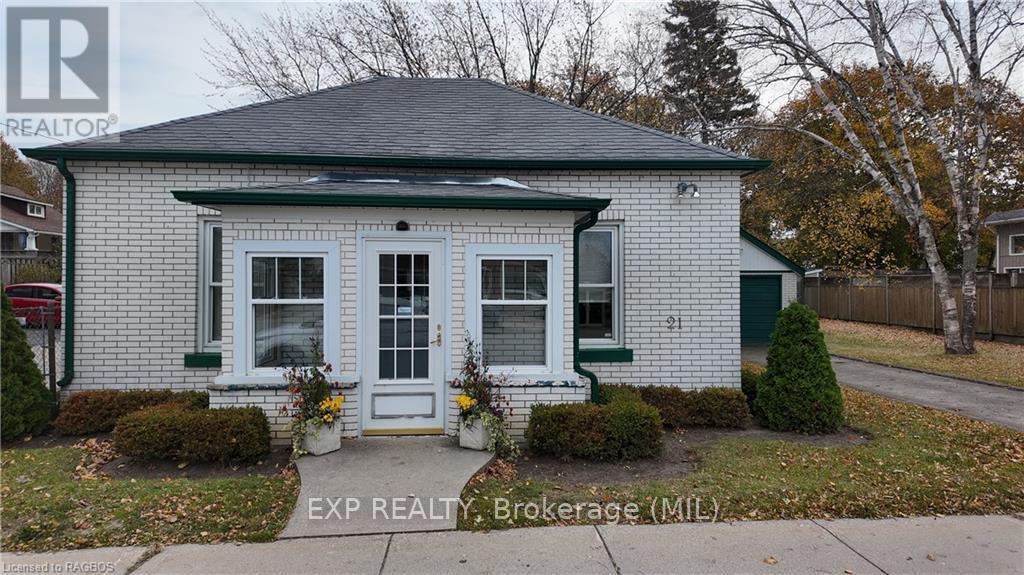 21 Grosvenor St N, Saugeen Shores, Ontario  N0H 2L0 - Photo 2 - X11880016
