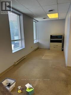 203 - 10 Peter Street N, Orillia, Ontario  L3V 4Y7 - Photo 4 - S12353514