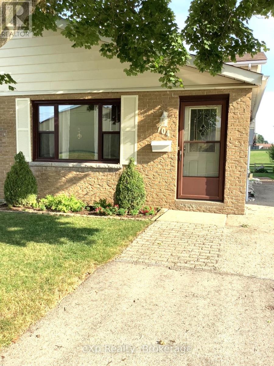 704 11th Street E, Hanover, Ontario  N4N 3J4 - Photo 1 - X11962475