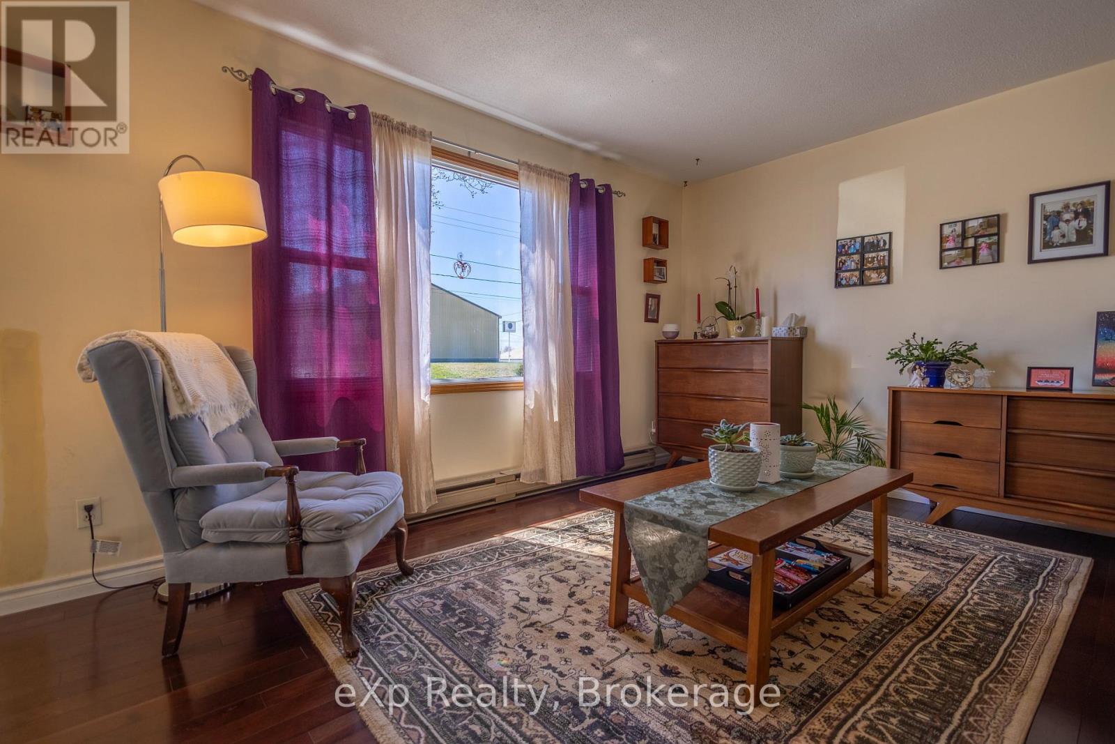 704 11th Street E, Hanover, Ontario  N4N 3J4 - Photo 11 - X11962475