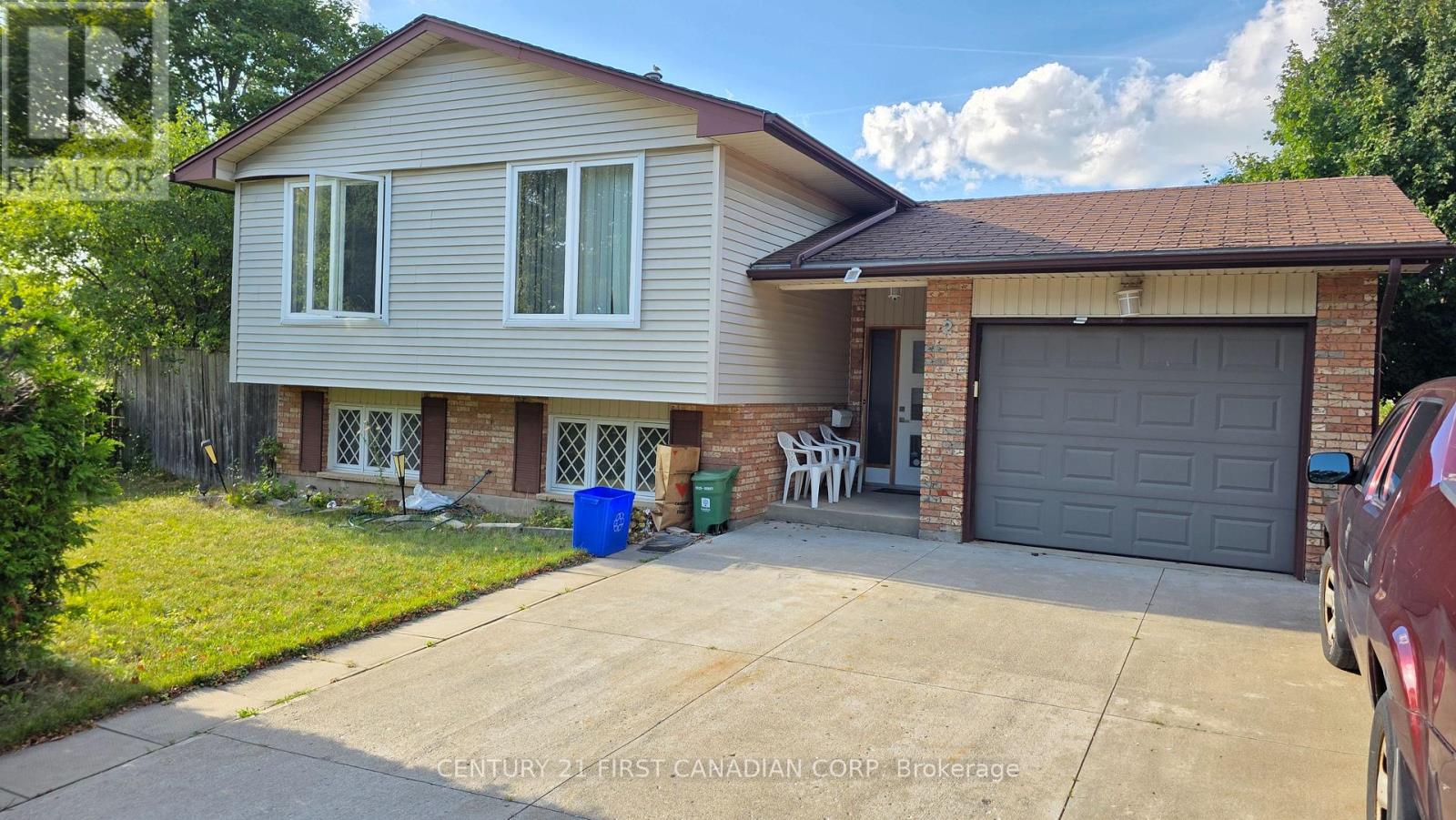 2 Muriel Crescent, London South, Ontario  N6E 2K5 - Photo 2 - X12375522