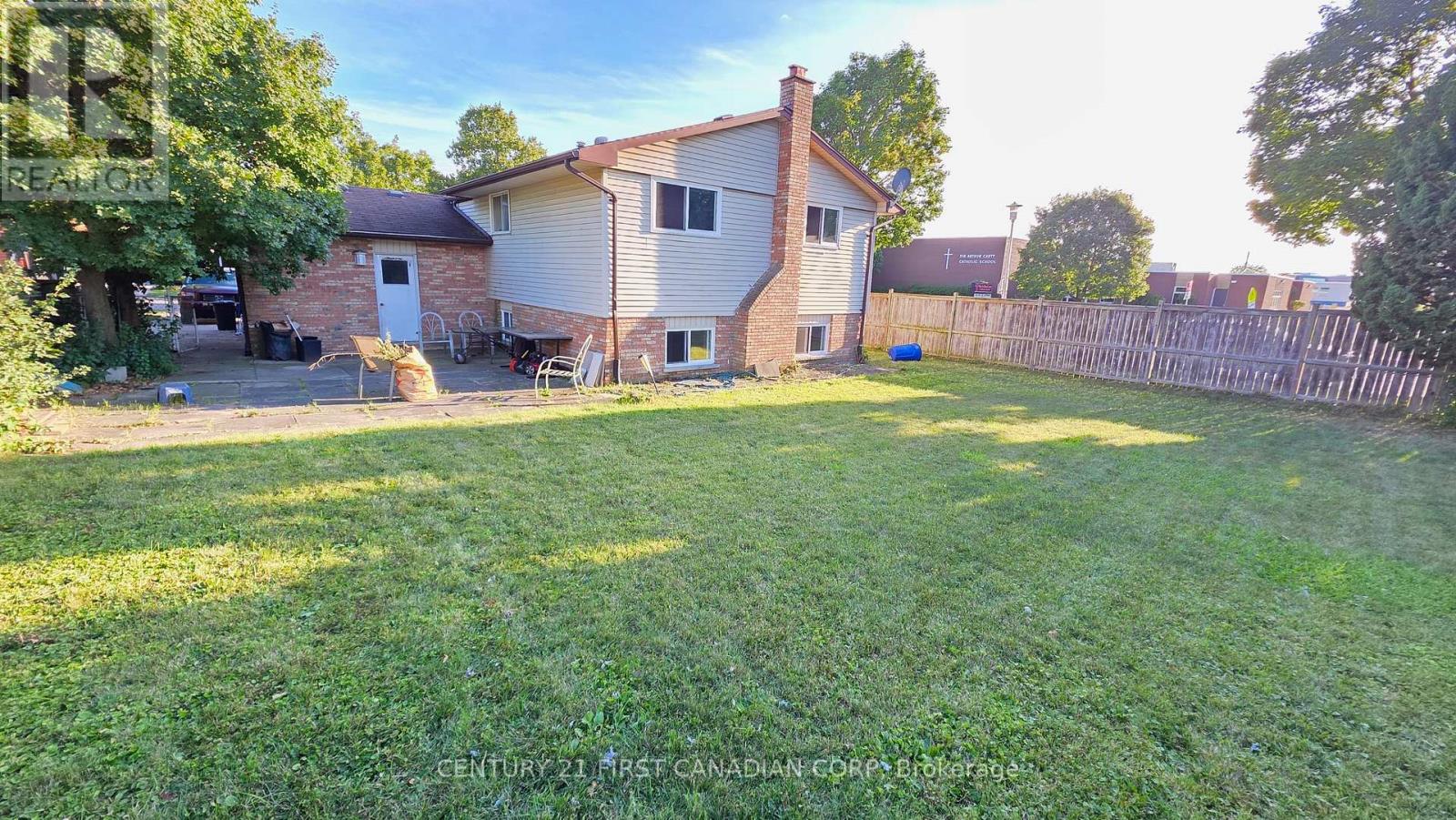 2 Muriel Crescent, London South, Ontario  N6E 2K5 - Photo 27 - X12375522