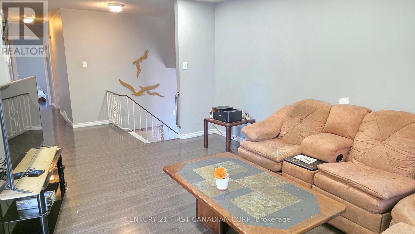 2 Muriel Crescent, London South, Ontario  N6E 2K5 - Photo 5 - X12375522