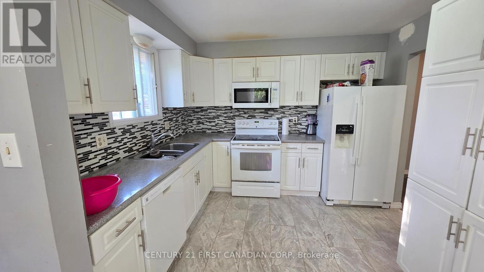 2 Muriel Crescent, London South, Ontario  N6E 2K5 - Photo 7 - X12375522