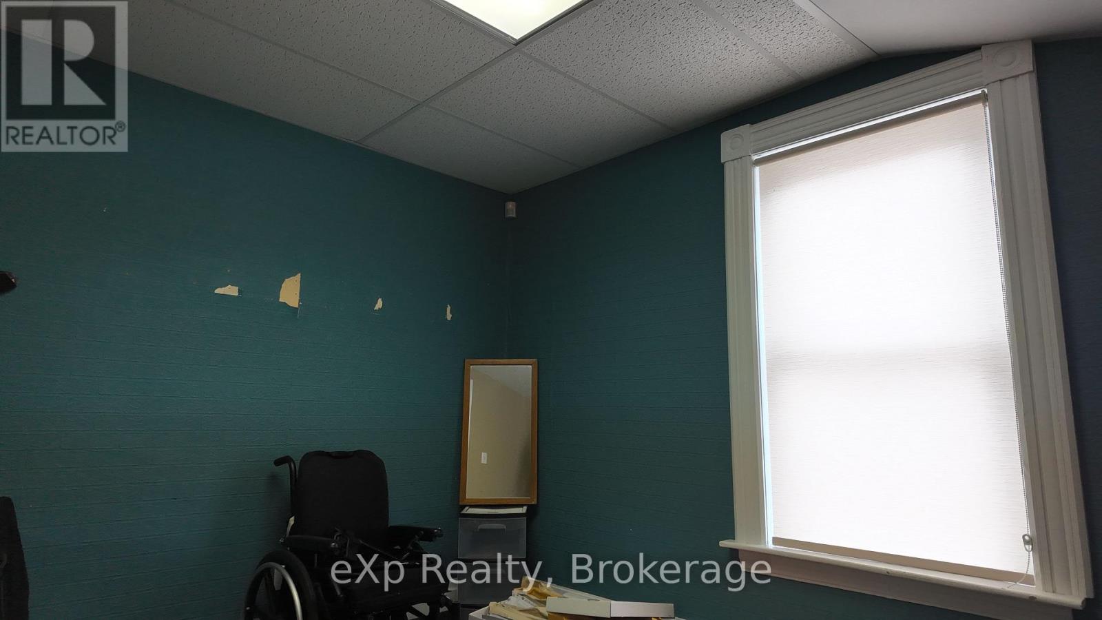 21 Grosvenor Street N, Saugeen Shores, Ontario  N0H 2L0 - Photo 9 - X11953328