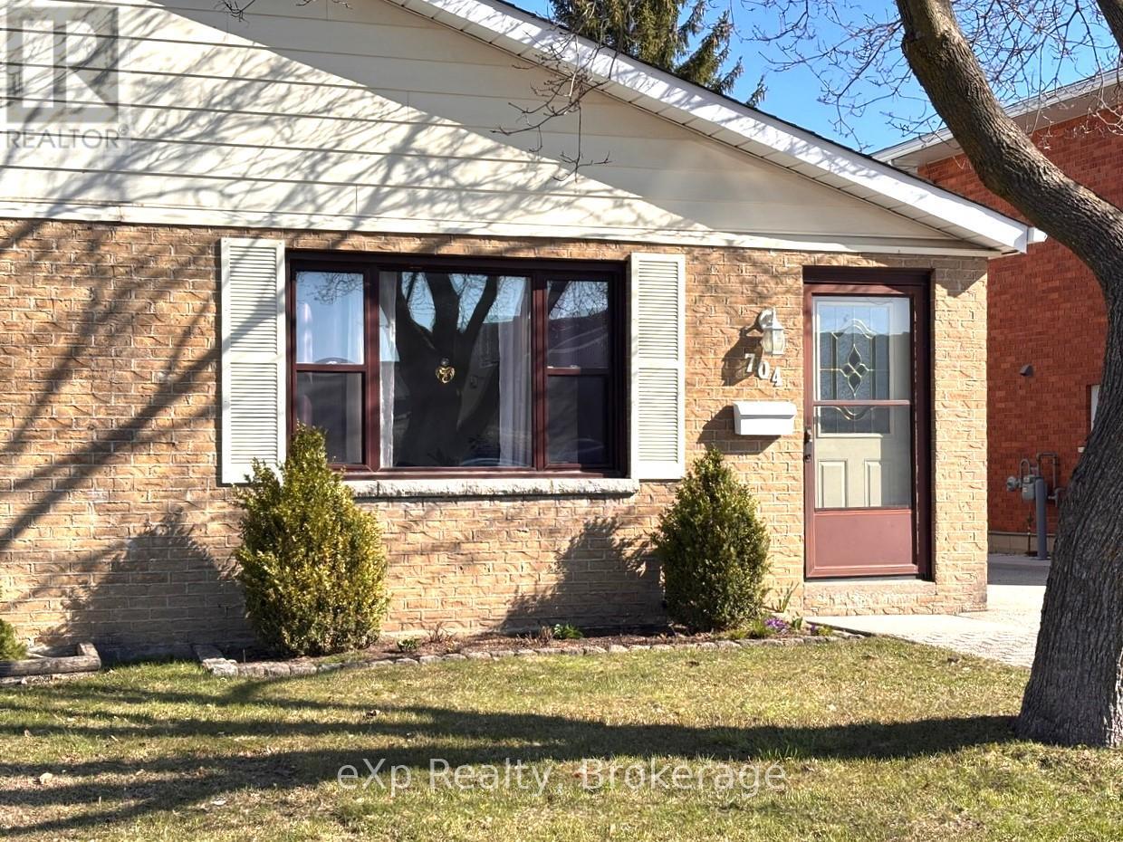 704 11th Street E, Hanover, Ontario  N4N 3J4 - Photo 2 - X11962475