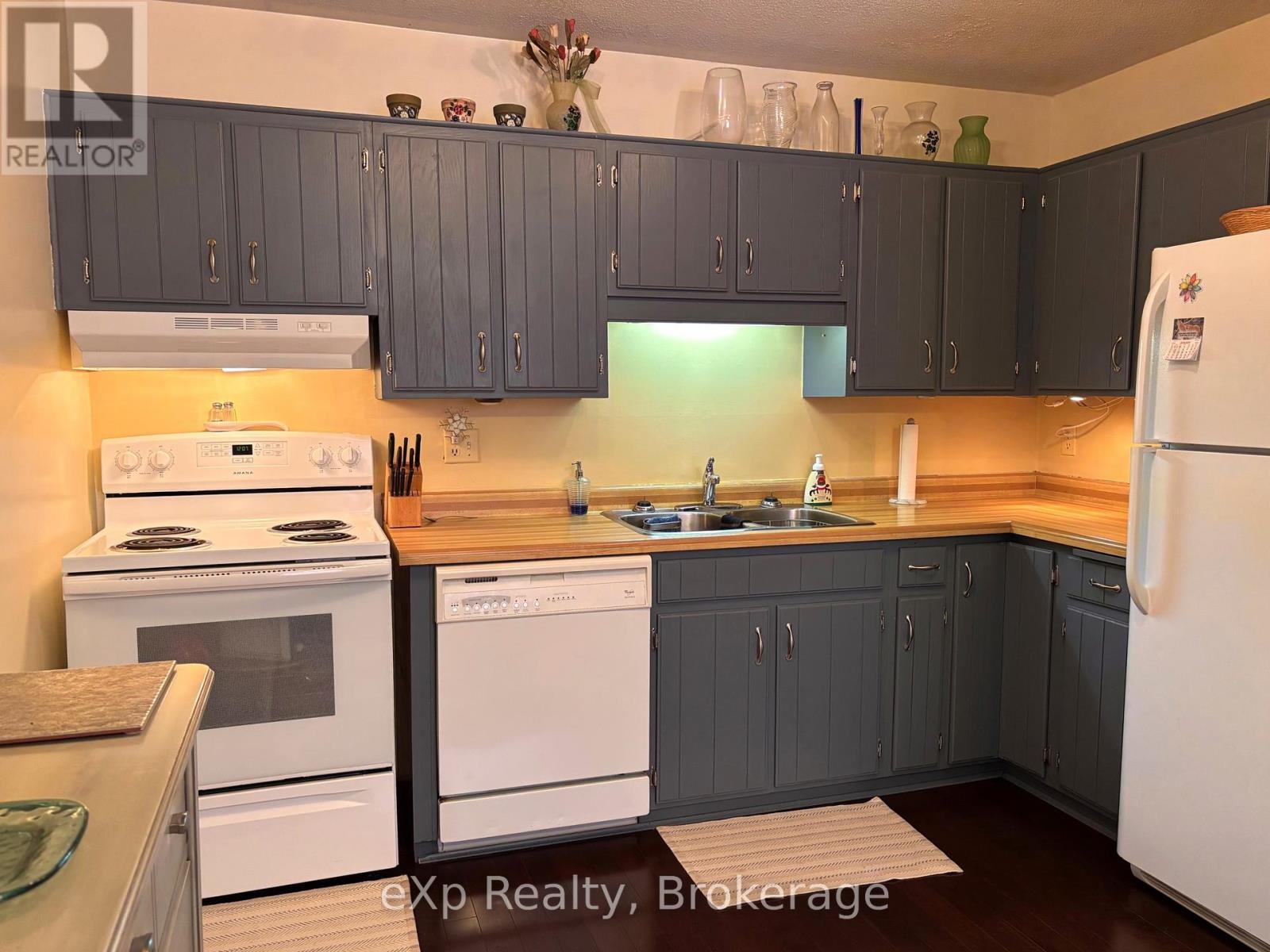 704 11th Street E, Hanover, Ontario  N4N 3J4 - Photo 14 - X11962475