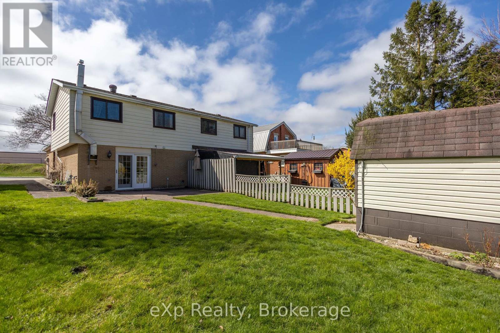 704 11th Street E, Hanover, Ontario  N4N 3J4 - Photo 4 - X11962475