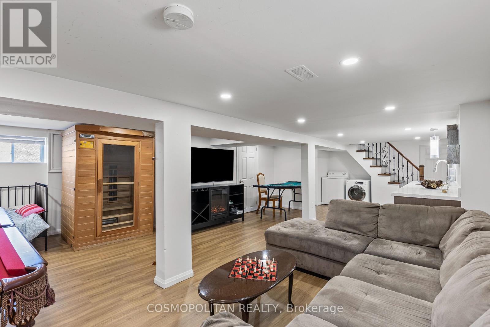 6 Manchester Avenue, St. Catharines, Ontario  L2R 1N8 - Photo 16 - X12144185