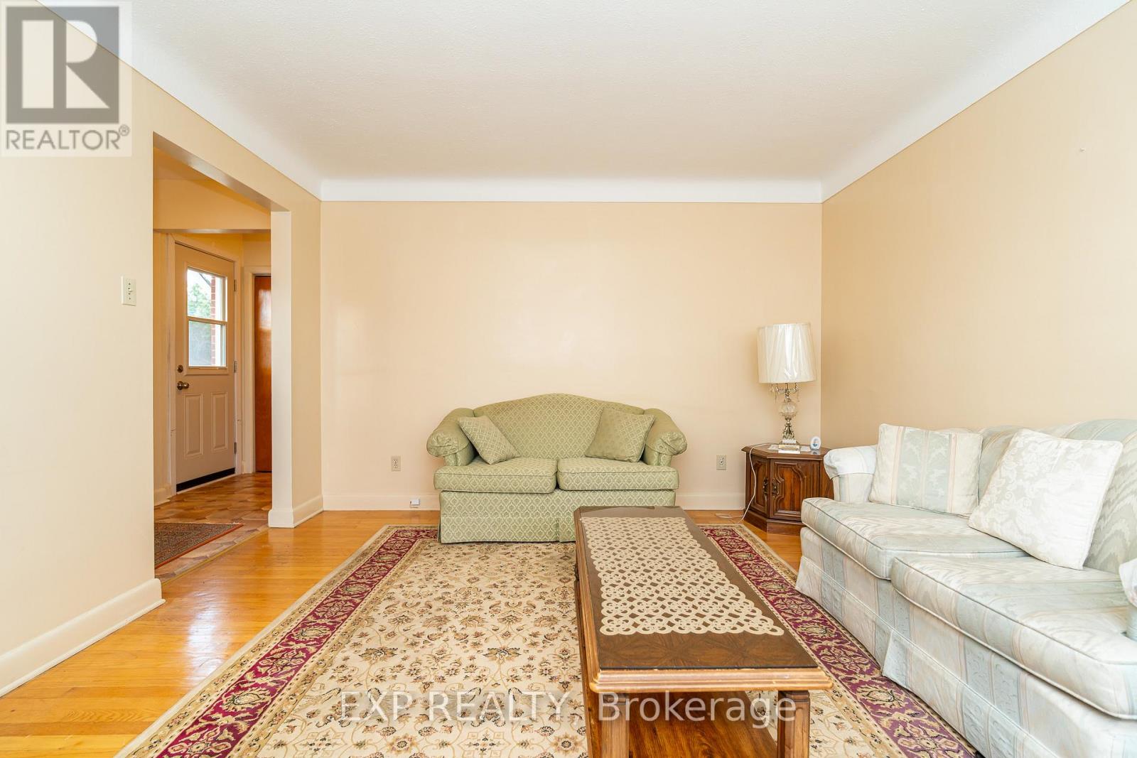 Property at 1008 RIDDELL AVENUE S image 4
