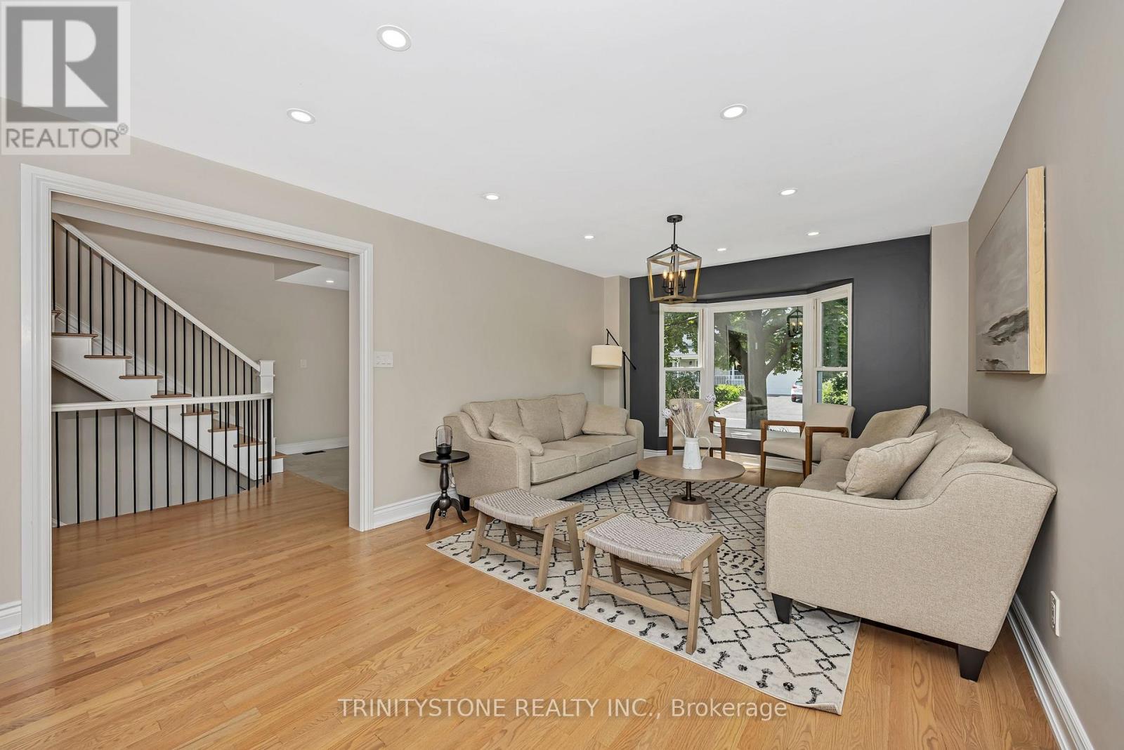32 Kyle Avenue, Ottawa, Ontario  K2S 1G9 - Photo 7 - X12375507