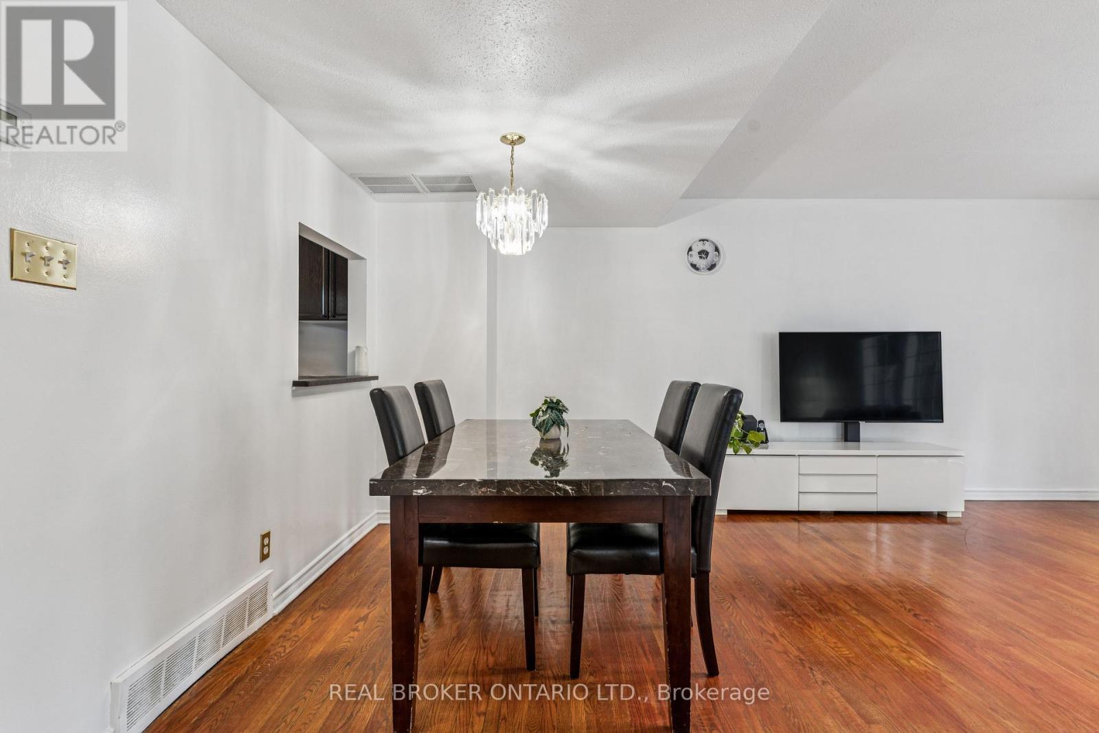 85 Monterey Drive, Ottawa, Ontario  K2H 7A9 - Photo 10 - X12375580