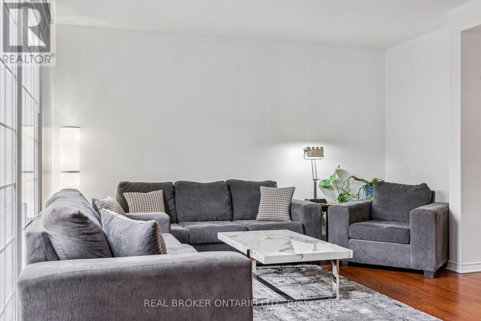 85 Monterey Drive, Ottawa, Ontario  K2H 7A9 - Photo 13 - X12375580