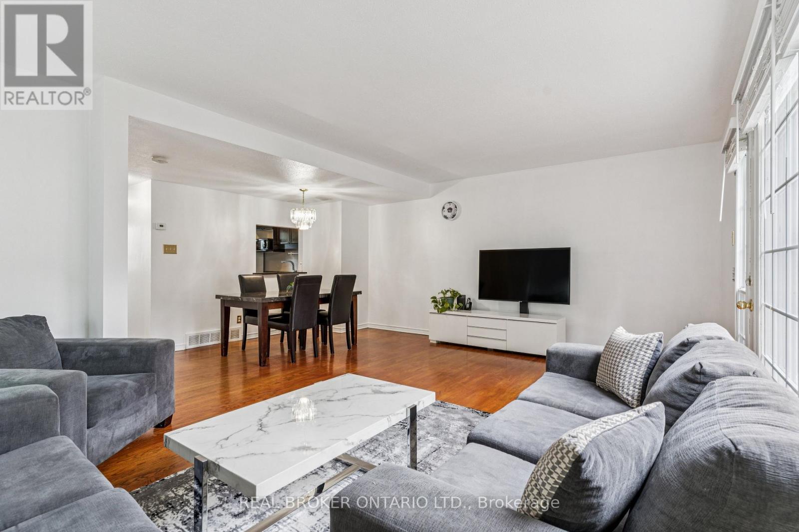 85 Monterey Drive, Ottawa, Ontario  K2H 7A9 - Photo 17 - X12375580