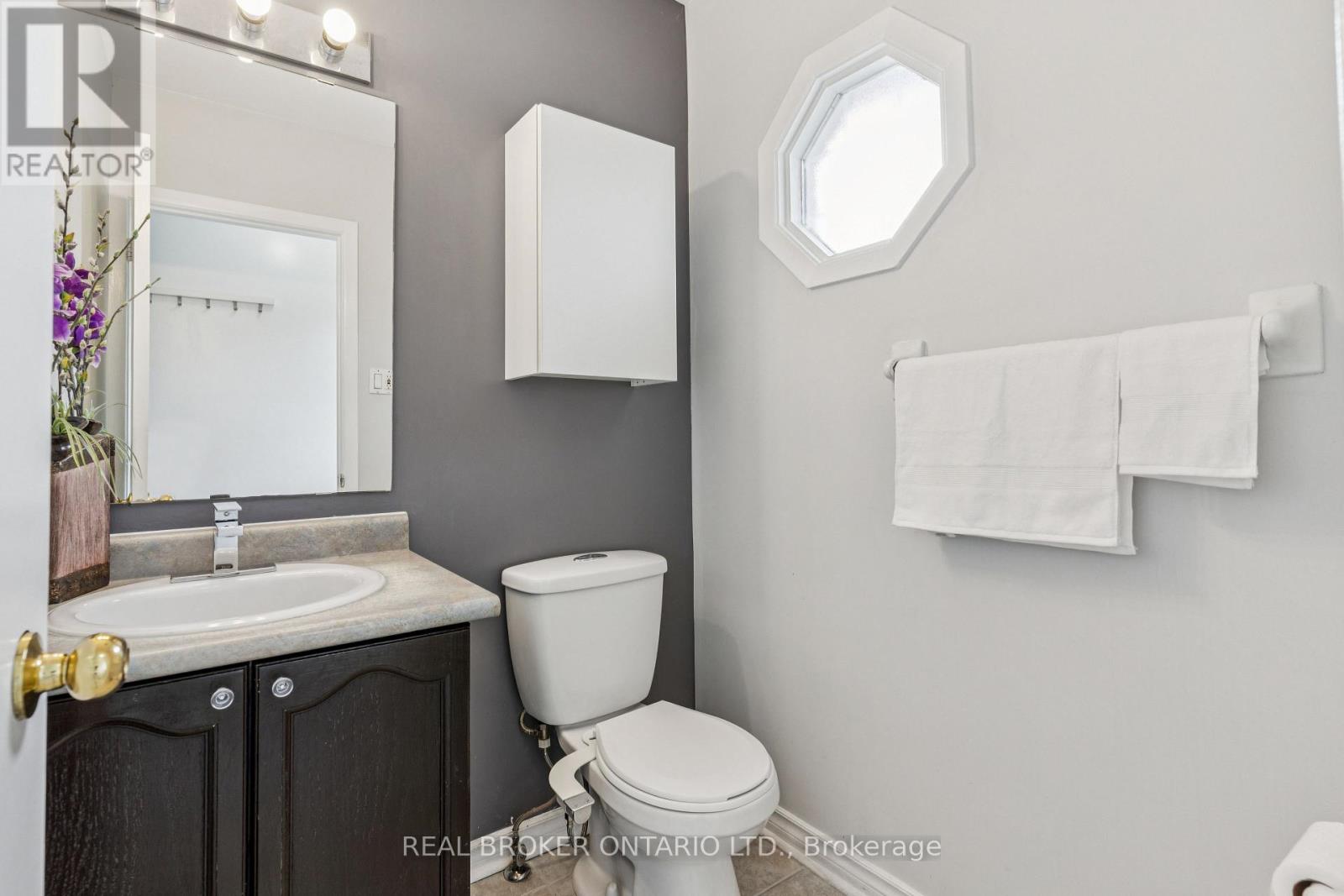 85 Monterey Drive, Ottawa, Ontario  K2H 7A9 - Photo 26 - X12375580