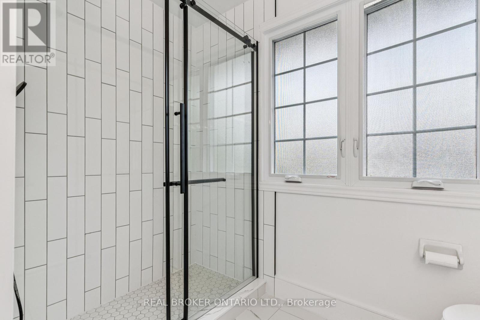 85 Monterey Drive, Ottawa, Ontario  K2H 7A9 - Photo 31 - X12375580