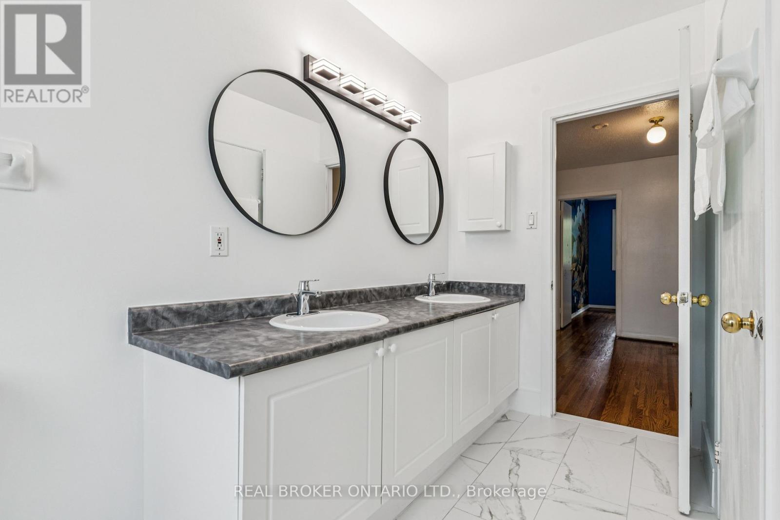 85 Monterey Drive, Ottawa, Ontario  K2H 7A9 - Photo 33 - X12375580
