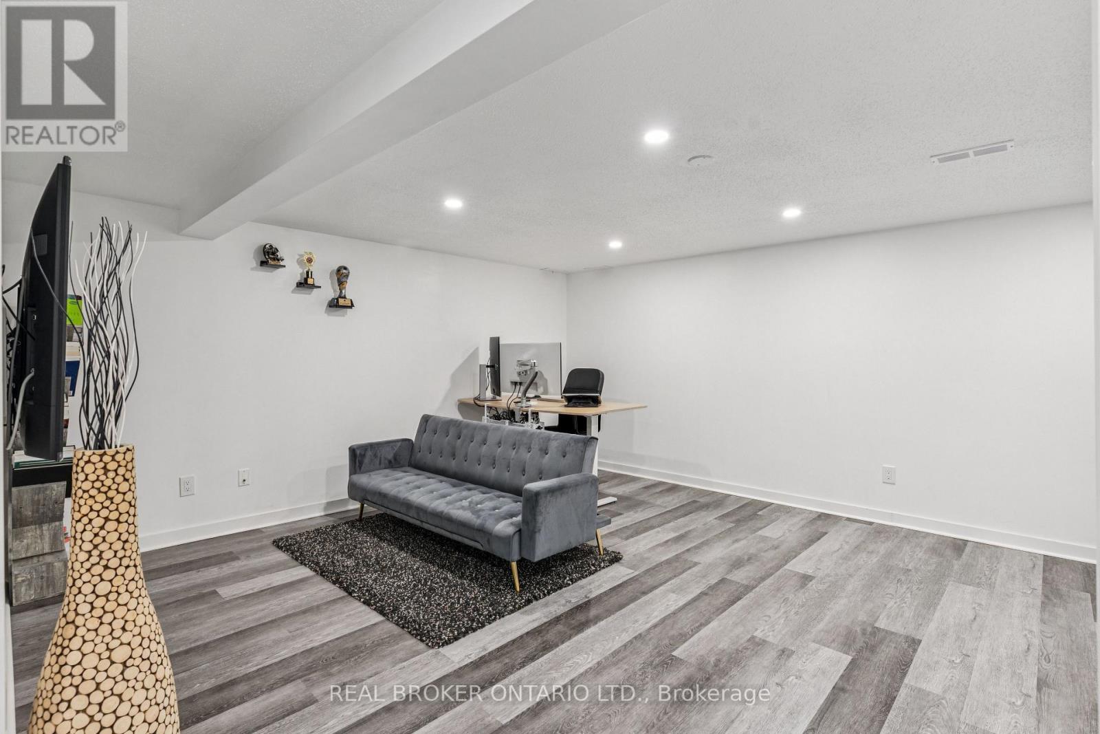 85 Monterey Drive, Ottawa, Ontario  K2H 7A9 - Photo 37 - X12375580