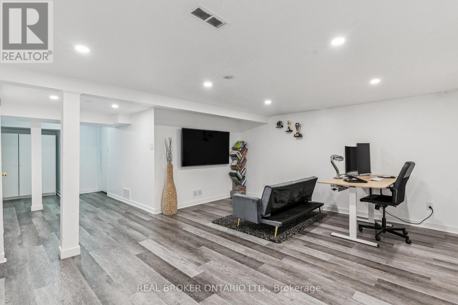 85 Monterey Drive, Ottawa, Ontario  K2H 7A9 - Photo 38 - X12375580