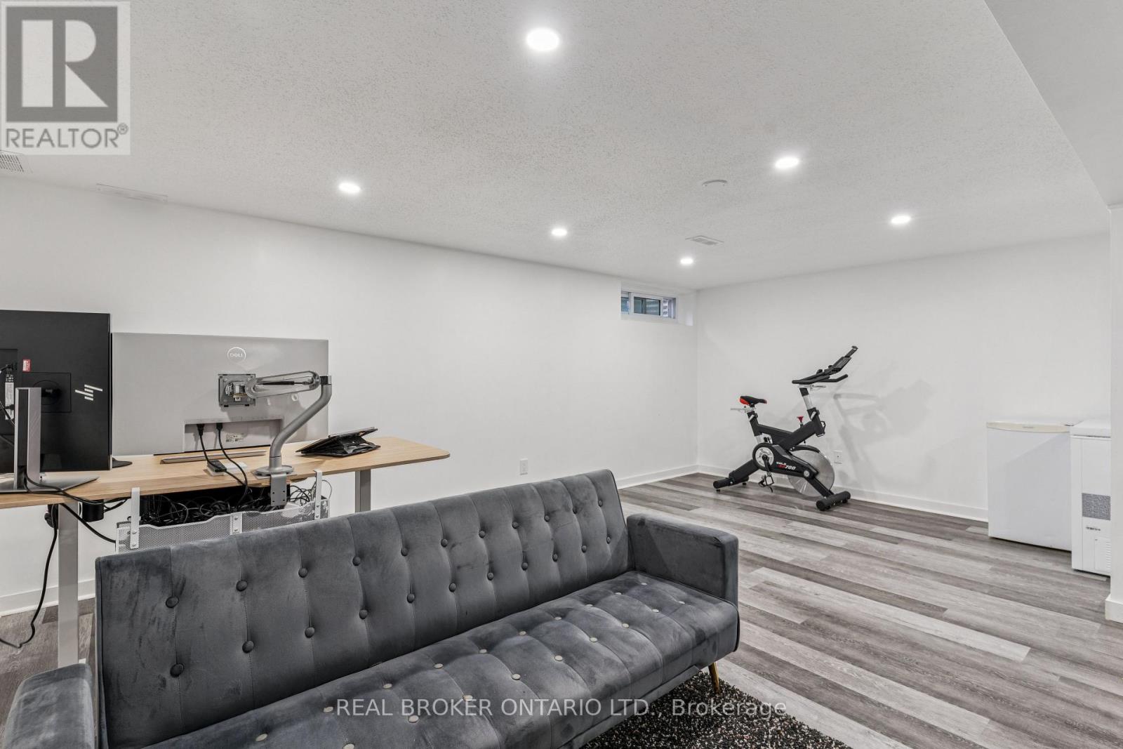 85 Monterey Drive, Ottawa, Ontario  K2H 7A9 - Photo 40 - X12375580