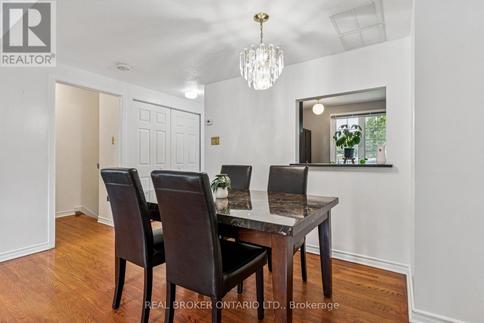 85 Monterey Drive, Ottawa, Ontario  K2H 7A9 - Photo 9 - X12375580