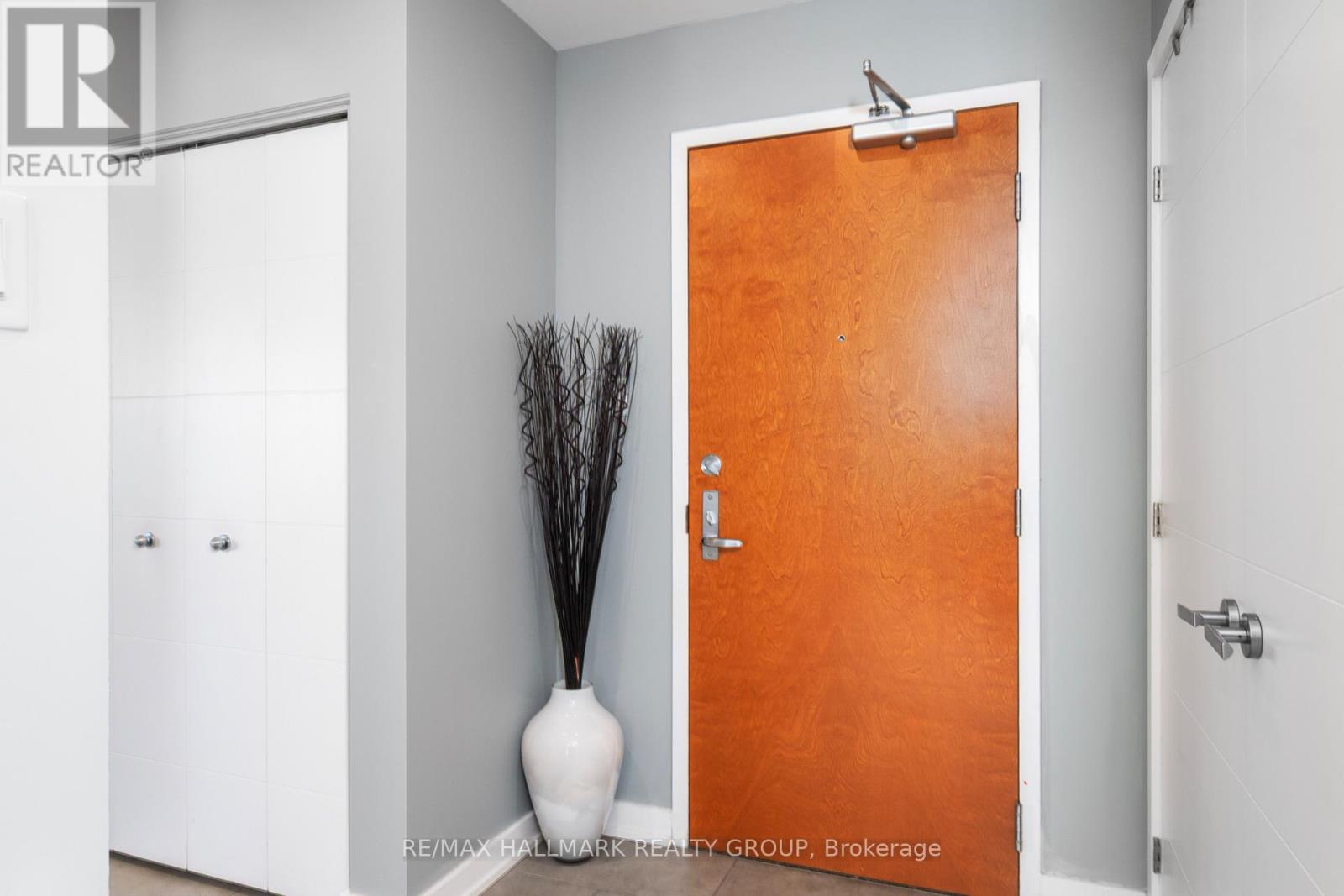2701 - 195 Besserer Street, Ottawa, Ontario  K1N 0B6 - Photo 8 - X12375610