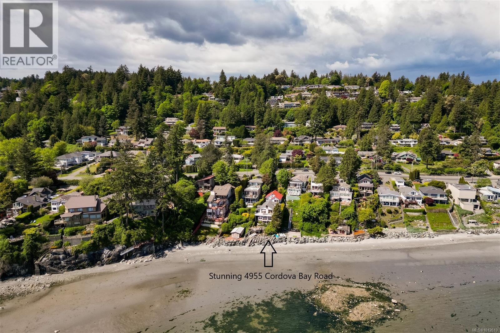 Property at 4955 Cordova Bay Rd image 3