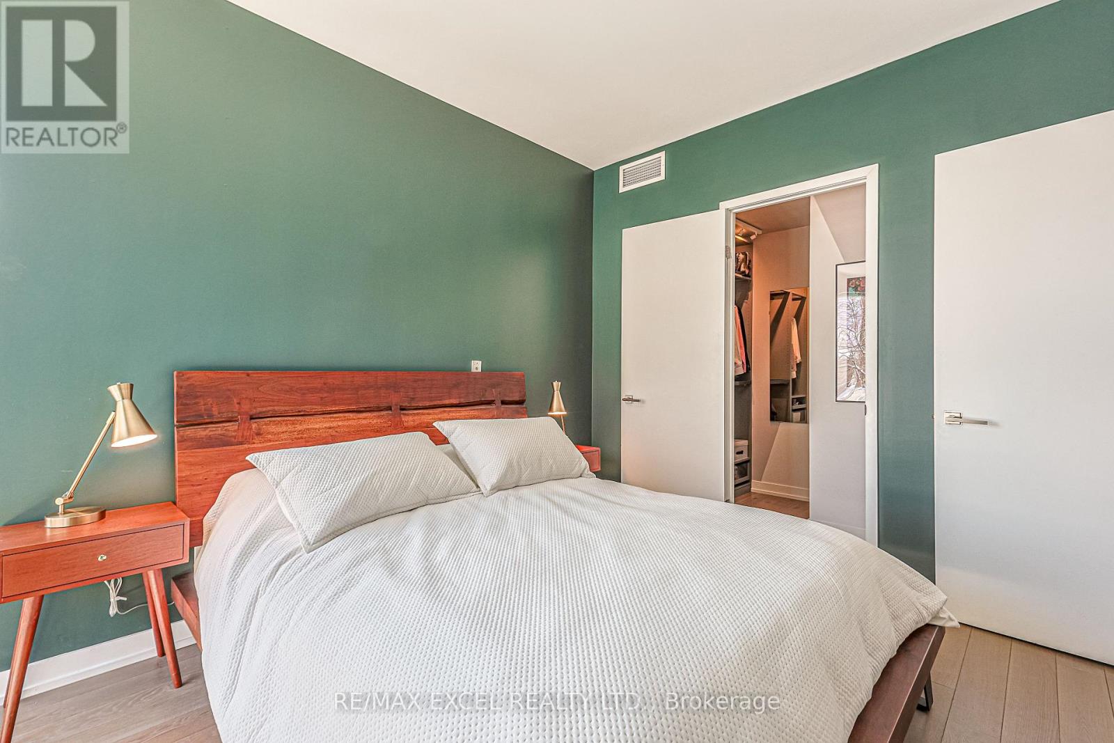 101 - 530 Indian Grove, Toronto, Ontario  M6P 2J1 - Photo 22 - W12375453