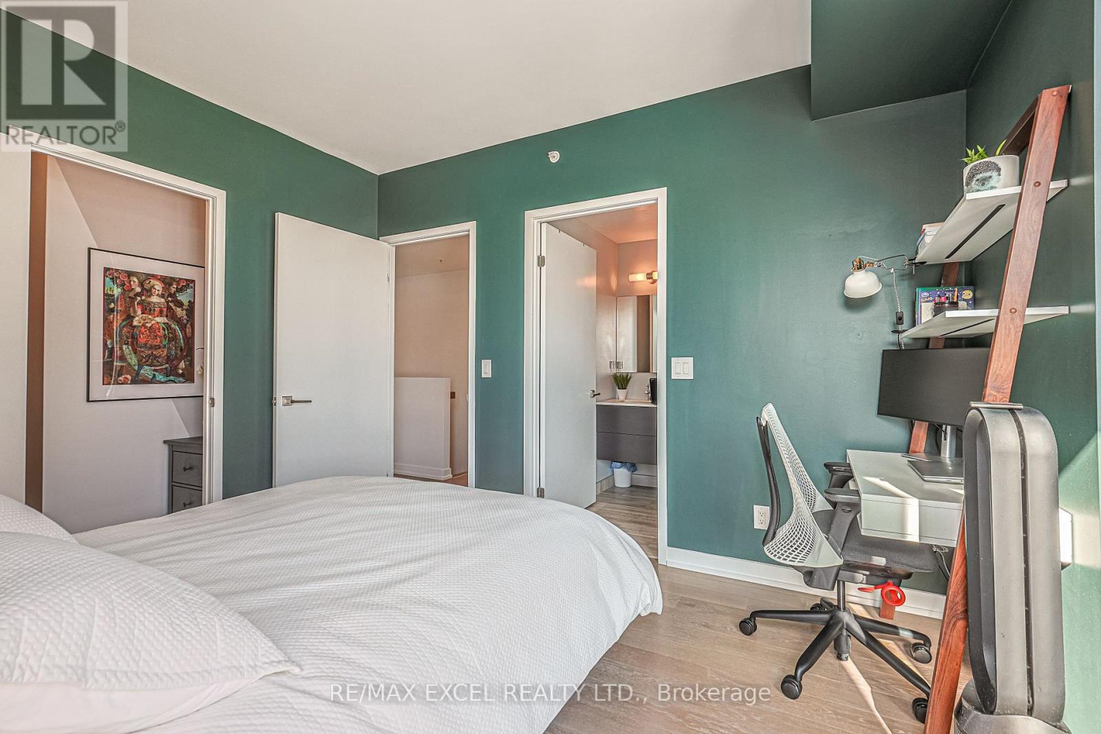 101 - 530 Indian Grove, Toronto, Ontario  M6P 2J1 - Photo 23 - W12375453