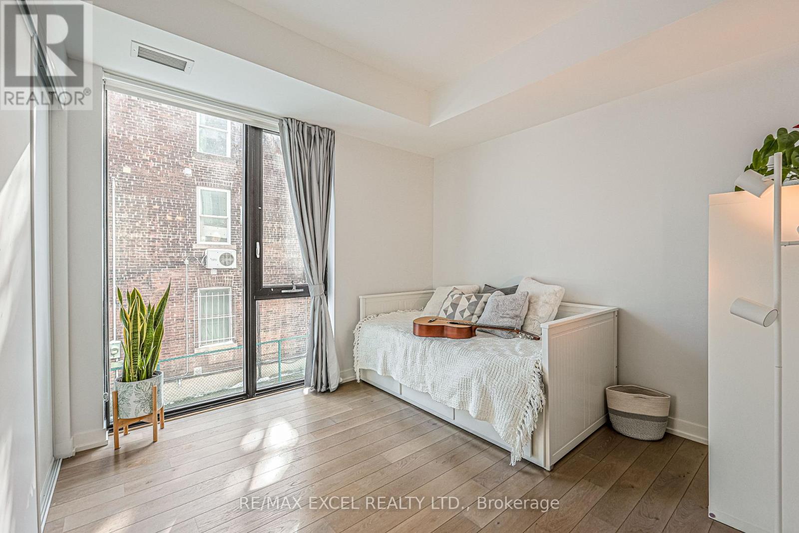 101 - 530 Indian Grove, Toronto, Ontario  M6P 2J1 - Photo 27 - W12375453