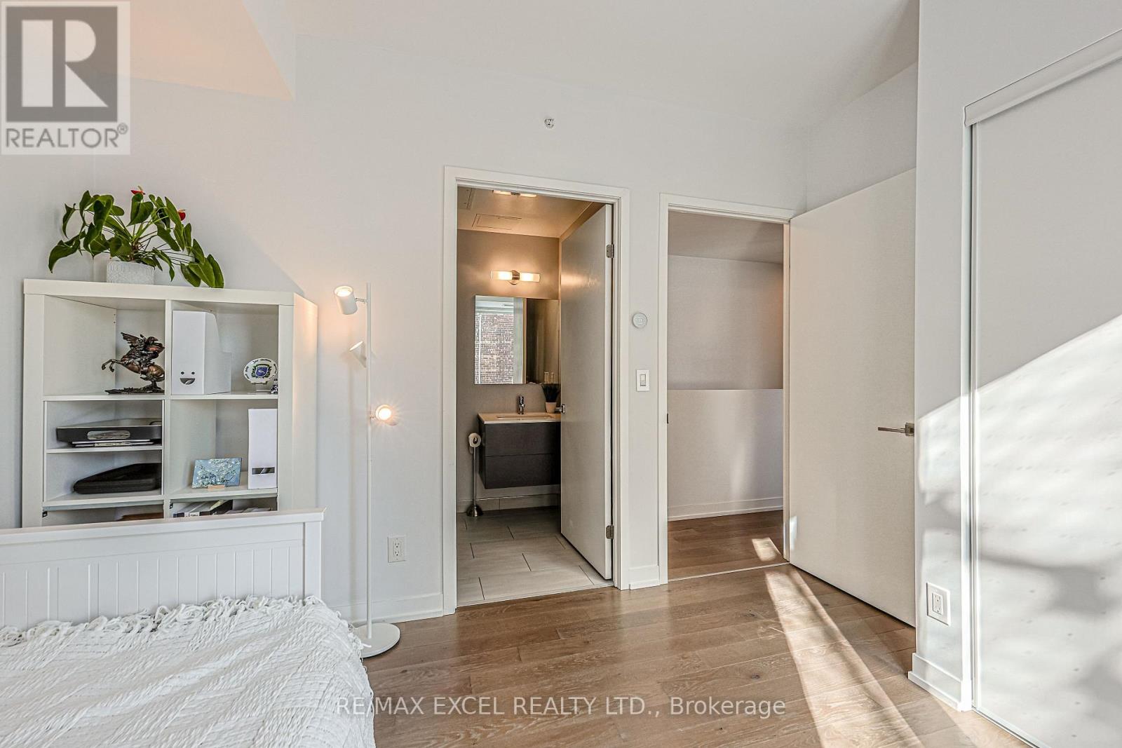 101 - 530 Indian Grove, Toronto, Ontario  M6P 2J1 - Photo 29 - W12375453