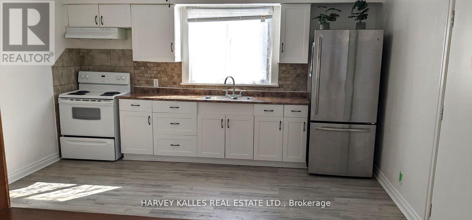 40 Dominion Road, Toronto, Ontario  M8W 1J7 - Photo 10 - W12375464
