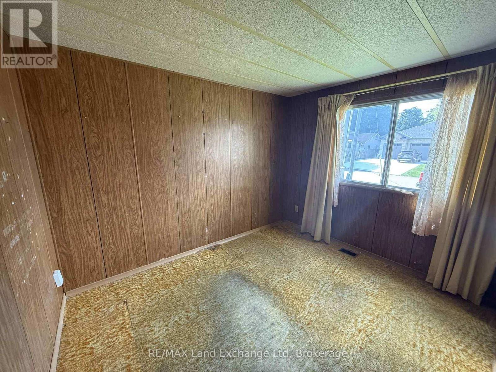 389 Catherine Street, North Huron, Ontario  N0G 2W0 - Photo 15 - X12375501