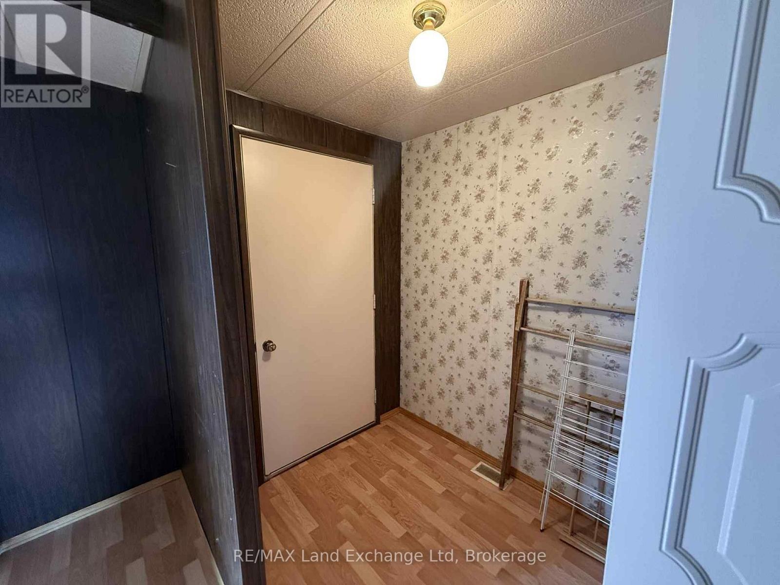 389 Catherine Street, North Huron, Ontario  N0G 2W0 - Photo 2 - X12375501