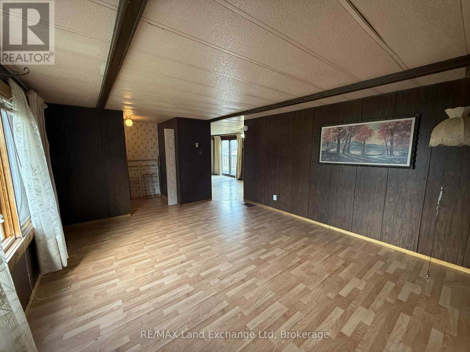 389 Catherine Street, North Huron, Ontario  N0G 2W0 - Photo 3 - X12375501