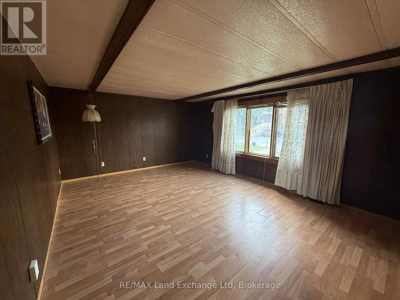 389 Catherine Street, North Huron, Ontario  N0G 2W0 - Photo 4 - X12375501