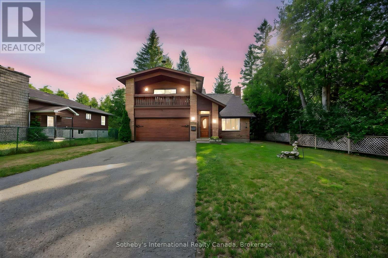 152 Bayview Avenue, Blue Mountains, Ontario  N0H 2P0 - Photo 1 - X12375576