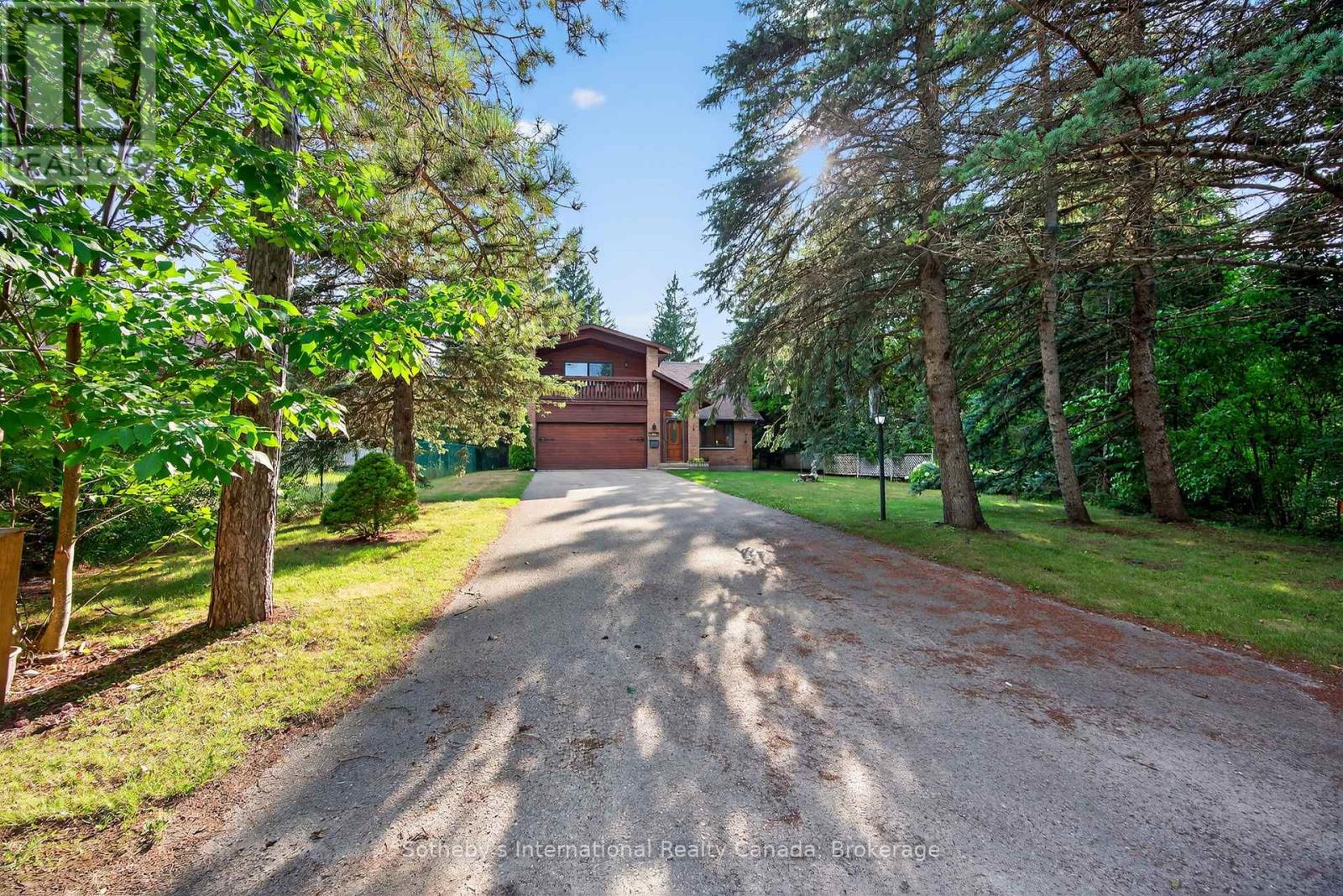 152 Bayview Avenue, Blue Mountains, Ontario  N0H 2P0 - Photo 2 - X12375576