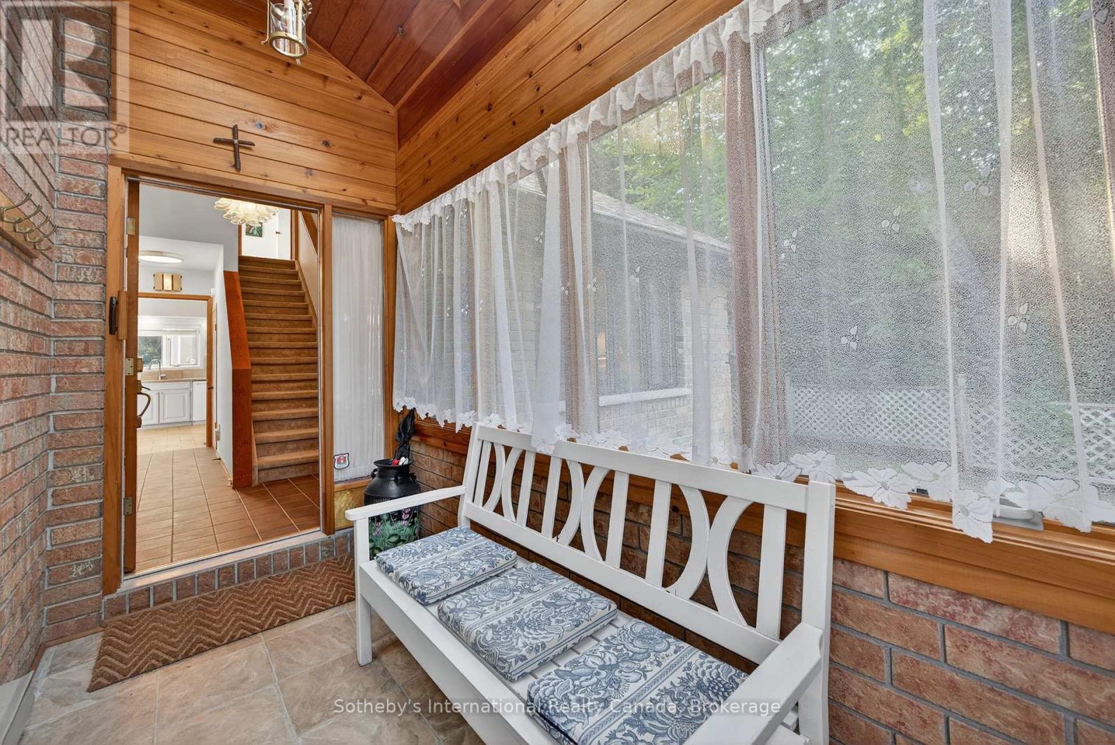 152 Bayview Avenue, Blue Mountains, Ontario  N0H 2P0 - Photo 3 - X12375576