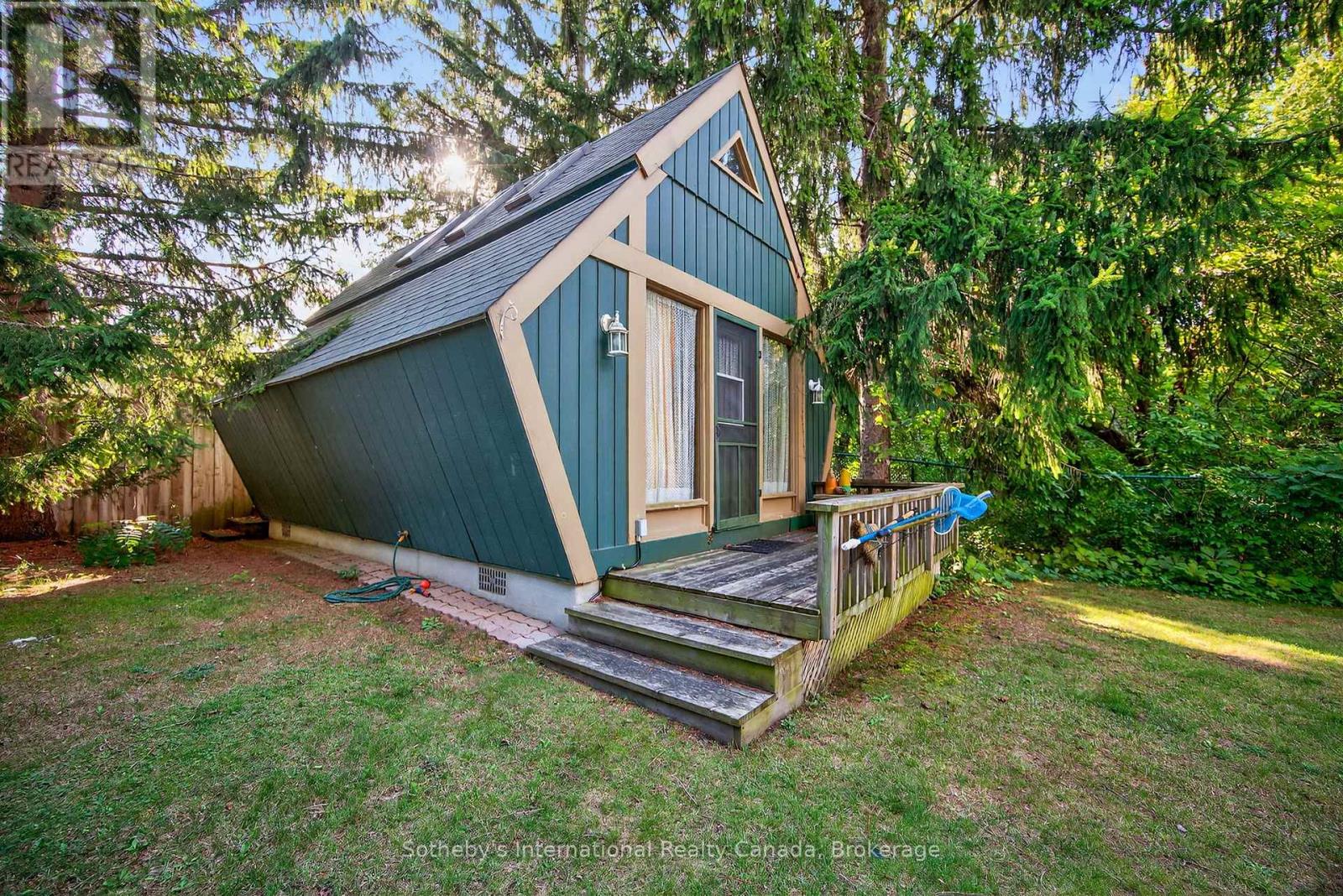 152 Bayview Avenue, Blue Mountains, Ontario  N0H 2P0 - Photo 37 - X12375576