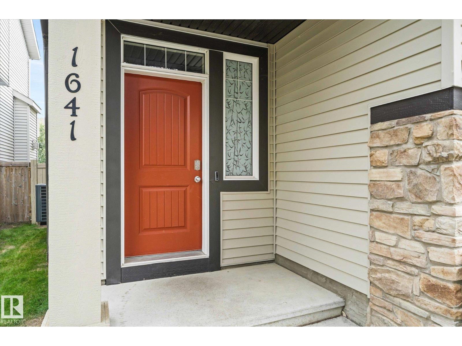 1641 Chapman Wy Sw, Edmonton, Alberta  T6W 0Y5 - Photo 3 - E4455696