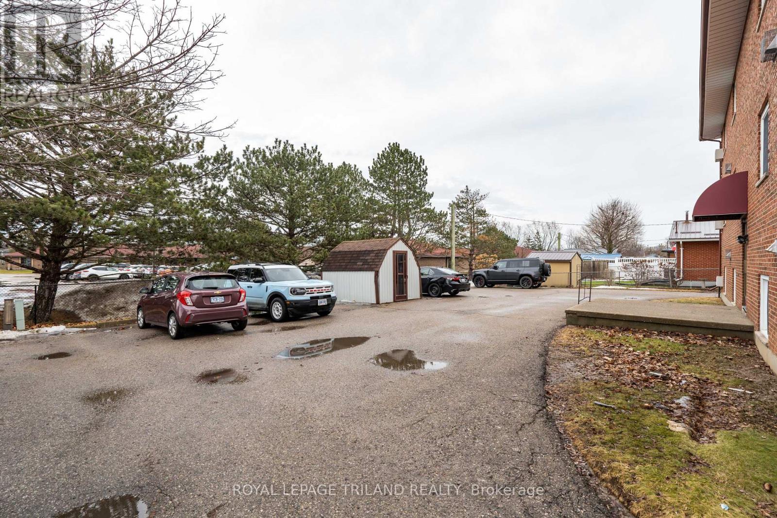 221 Highview Drive, St. Thomas, Ontario  N5R 5H6 - Photo 3 - X12193305