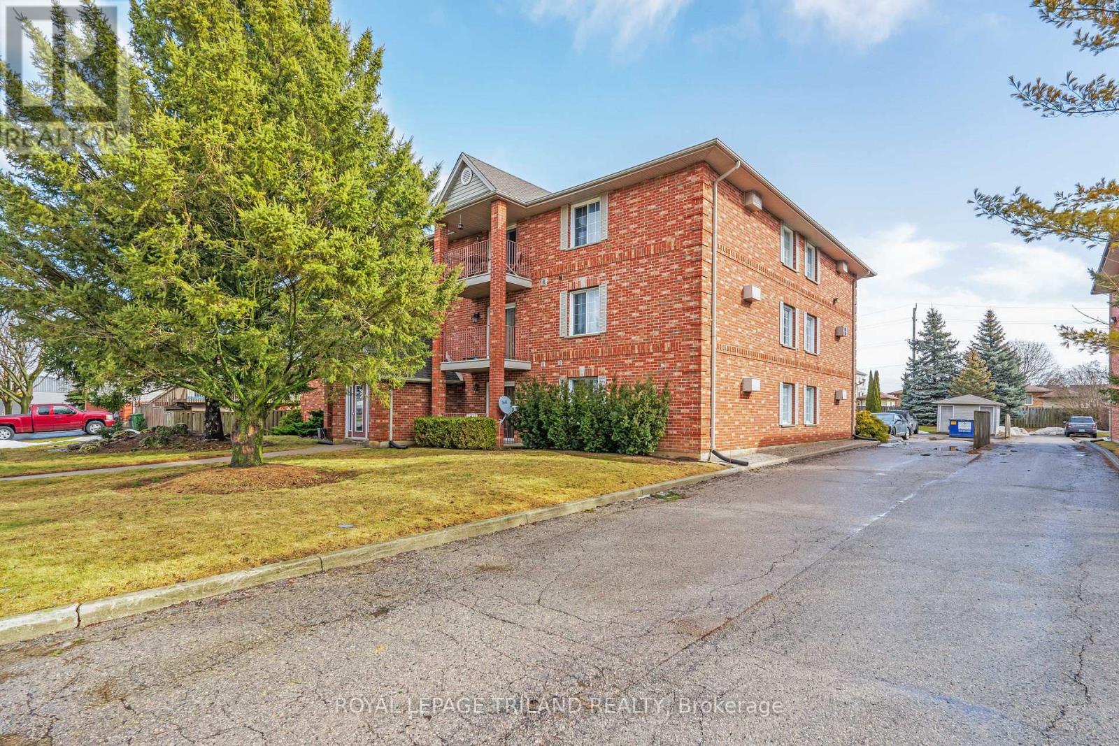 70 Stokes Road, St. Thomas, Ontario  N5R 6A9 - Photo 2 - X12193439