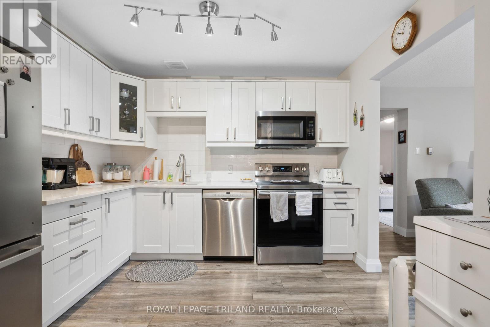 70 Stokes Road, St. Thomas, Ontario  N5R 6A9 - Photo 7 - X12193439