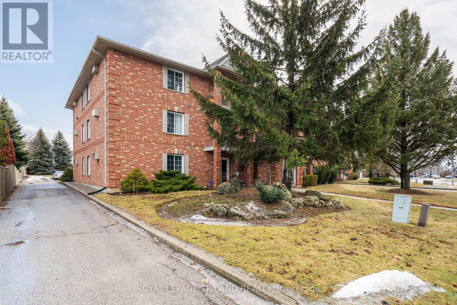 70 Stokes Road, St. Thomas, Ontario  N5R 6A9 - Photo 3 - X12193439