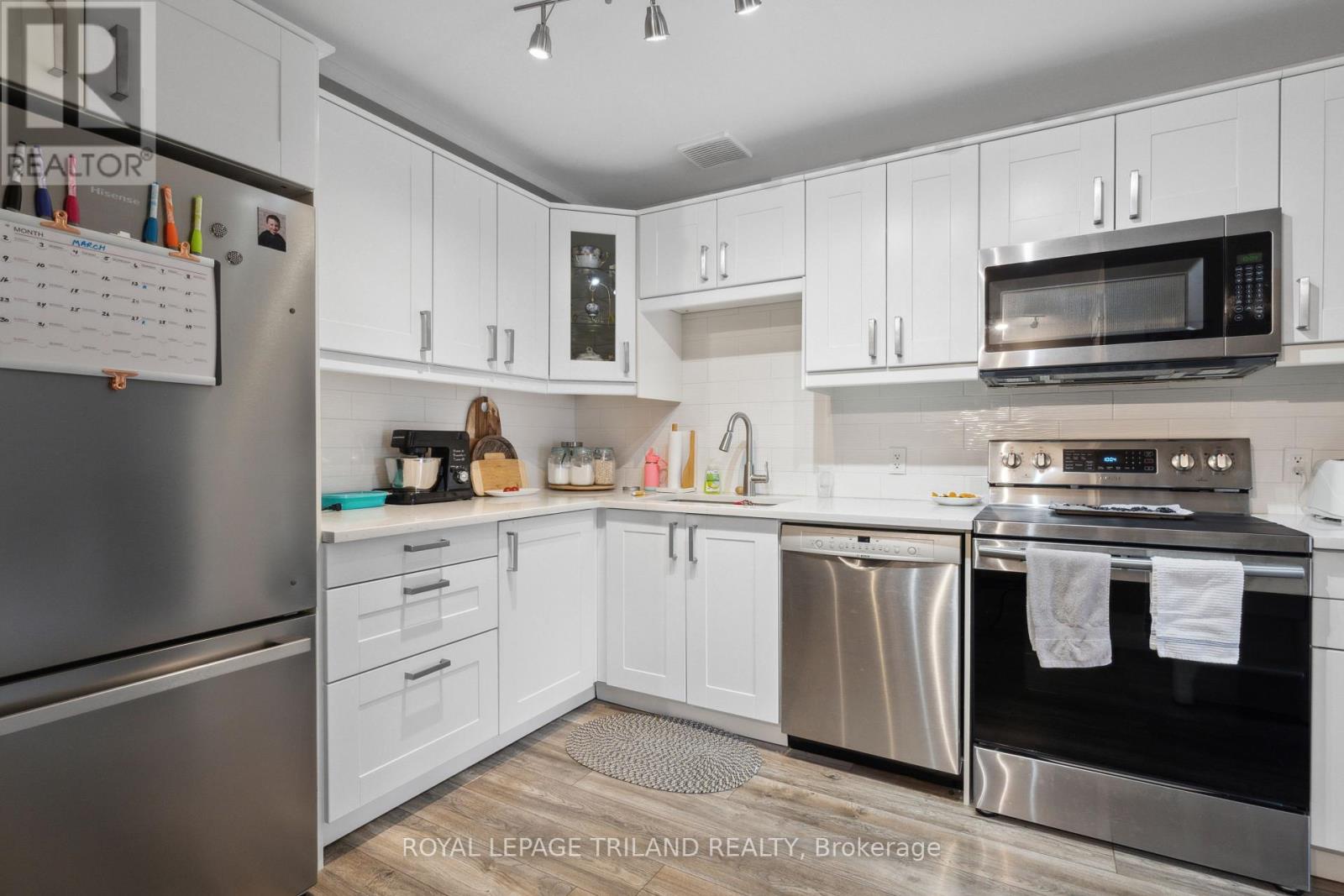 70 Stokes Road, St. Thomas, Ontario  N5R 6A9 - Photo 8 - X12193439
