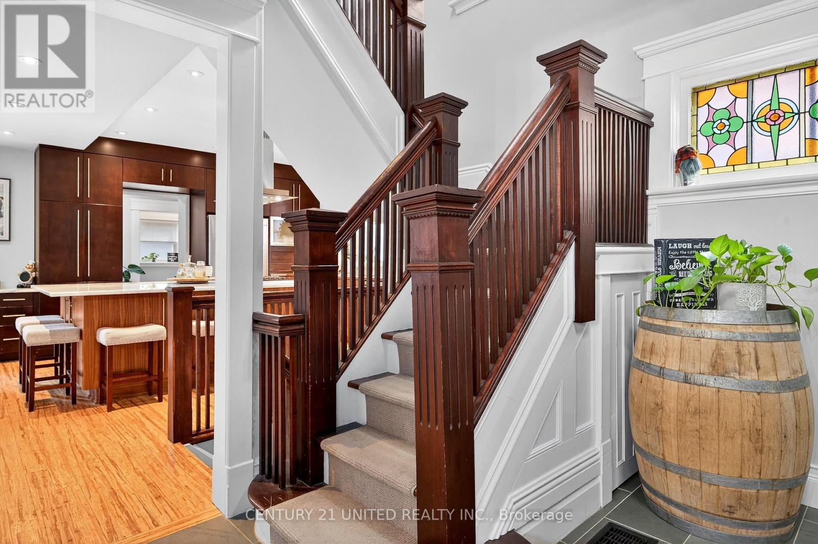 317 Margaret Avenue, Peterborough (Town Ward 3), Ontario  K9J 5H1 - Photo 3 - X12368455