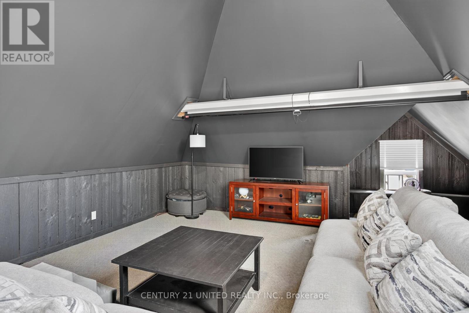 317 Margaret Avenue, Peterborough (Town Ward 3), Ontario  K9J 5H1 - Photo 31 - X12368455