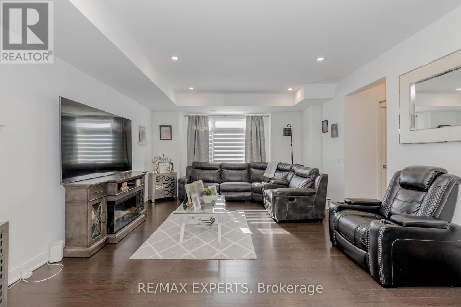 357 Veterans Drive, Brampton, Ontario  L7A 4W1 - Photo 16 - W12373954